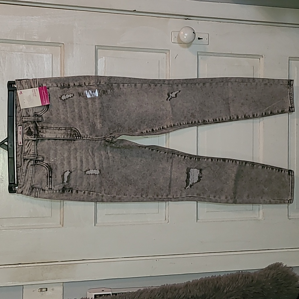 So Gray Distressed Jeggings